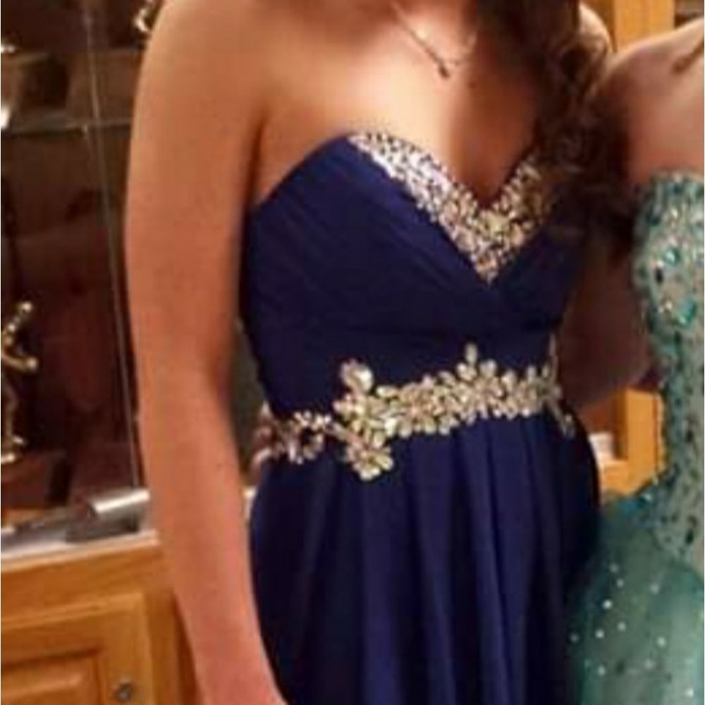 Prom 👗 - Picture 4 of 5